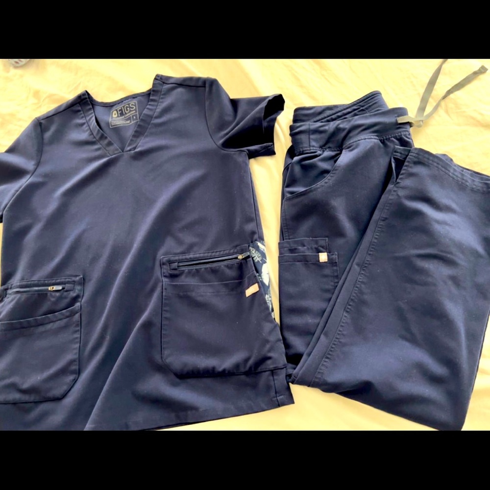 Navy FIGS scrub set S/SP
